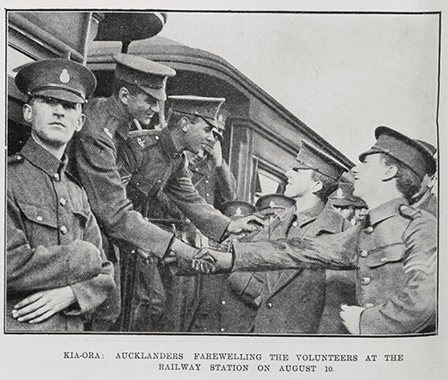 Auckland troops farewelled at train station, 1914.